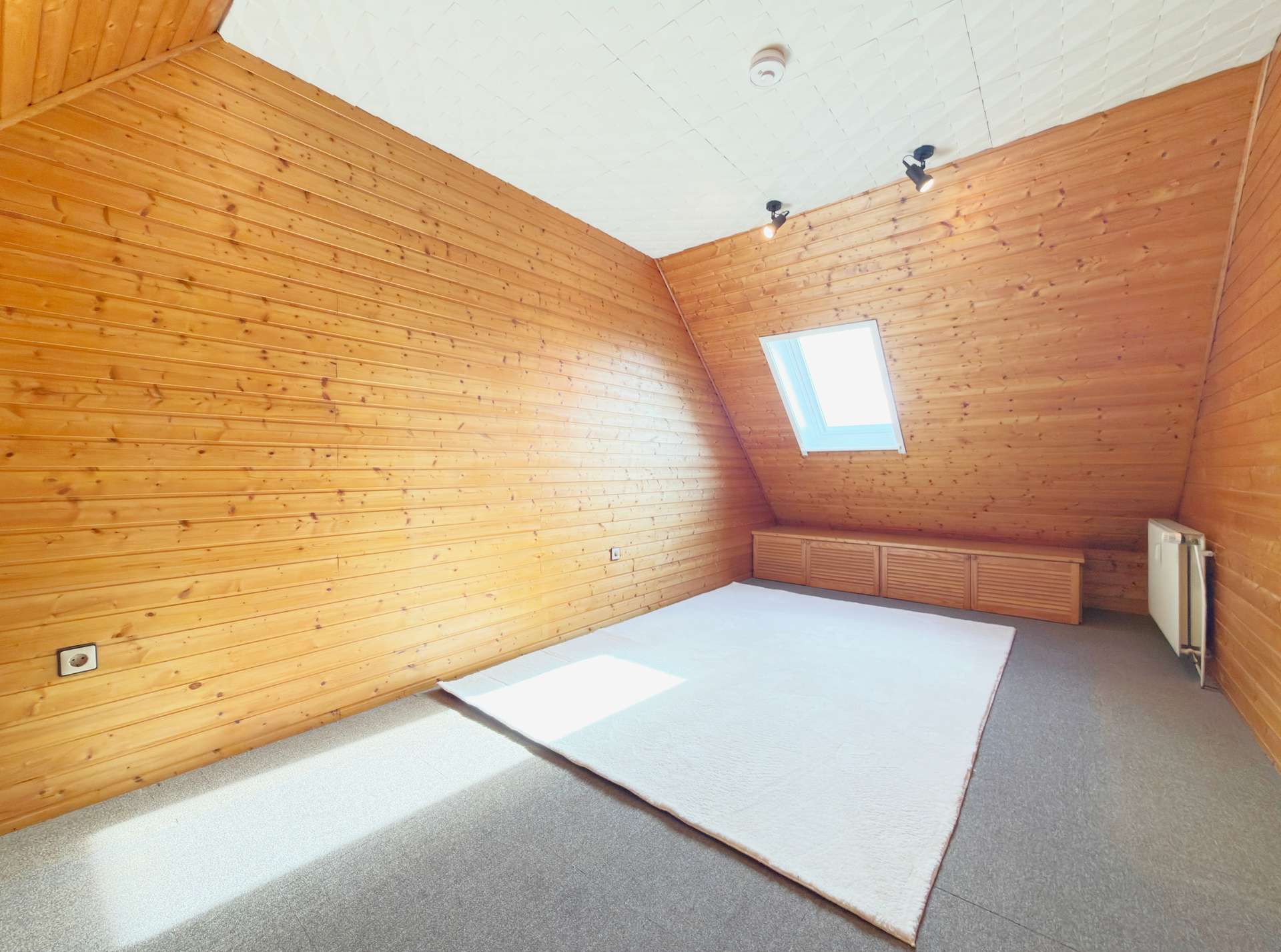 Kinderzimmer – Maisonettewohnung mit Südbalkon über den Dächern von Walle, Bremen