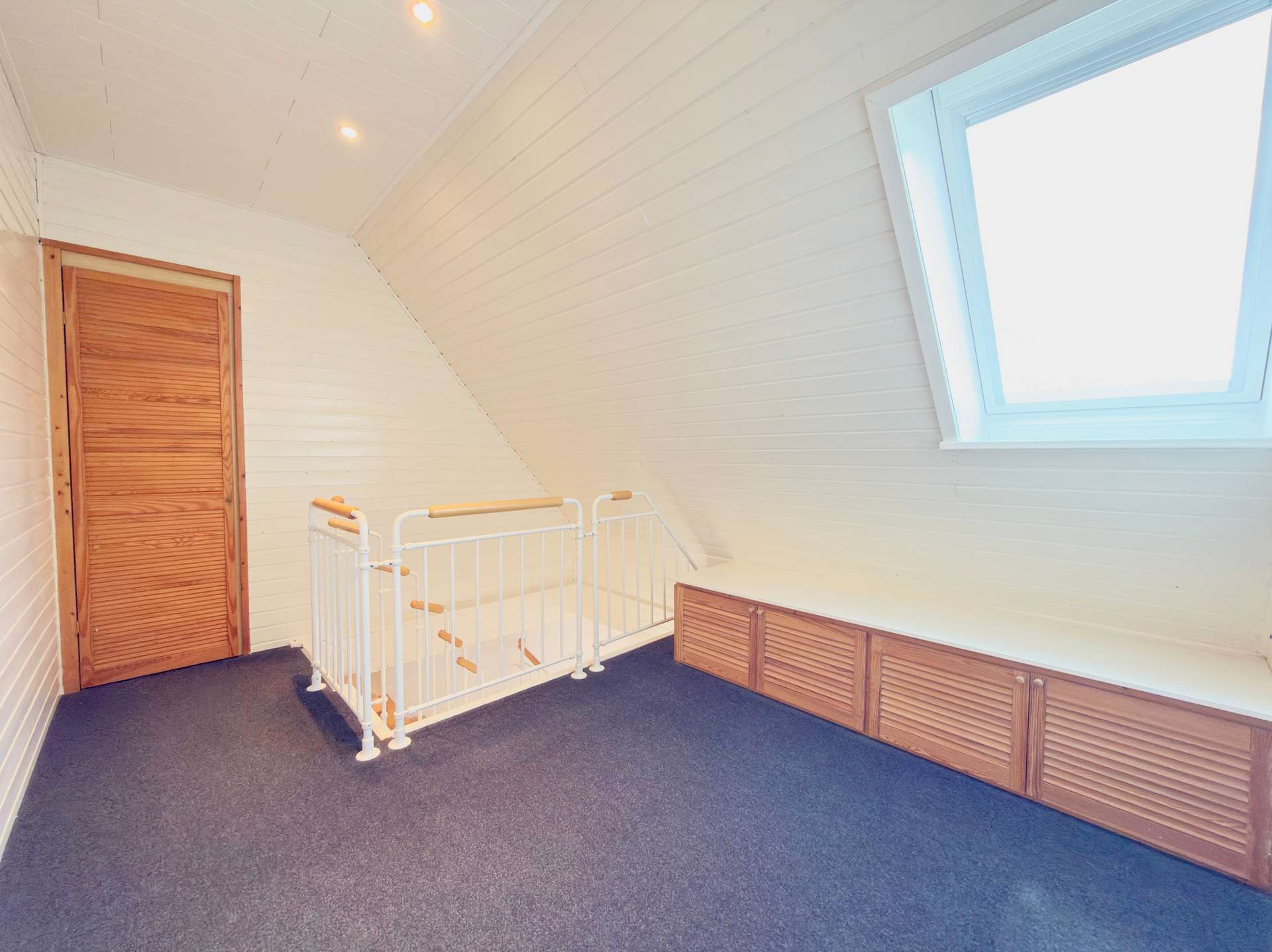Flur – Maisonettewohnung mit Südbalkon über den Dächern von Walle, Bremen