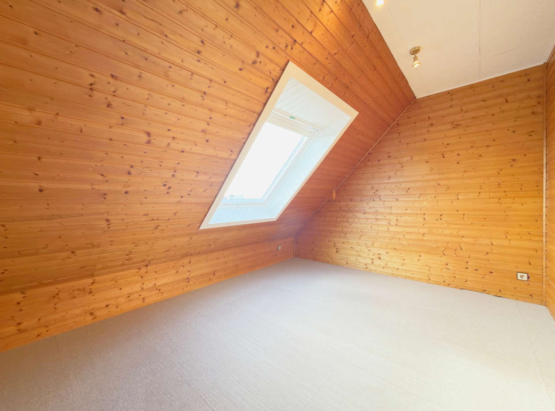 Arbeitszimmer – Maisonettewohnung mit Südbalkon über den Dächern von Walle, Bremen