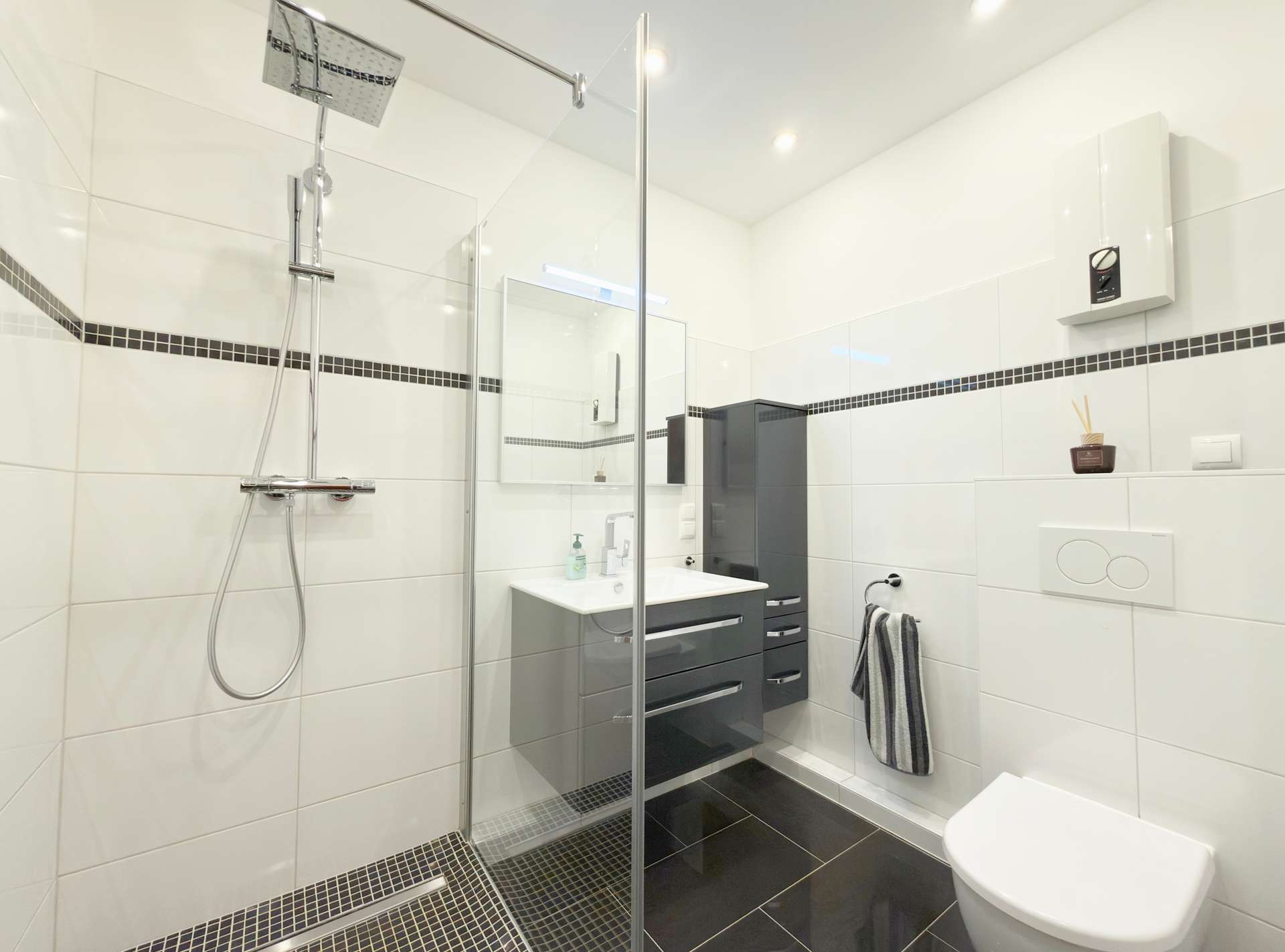 Badezimmer – Maisonettewohnung mit Südbalkon über den Dächern von Walle, Bremen