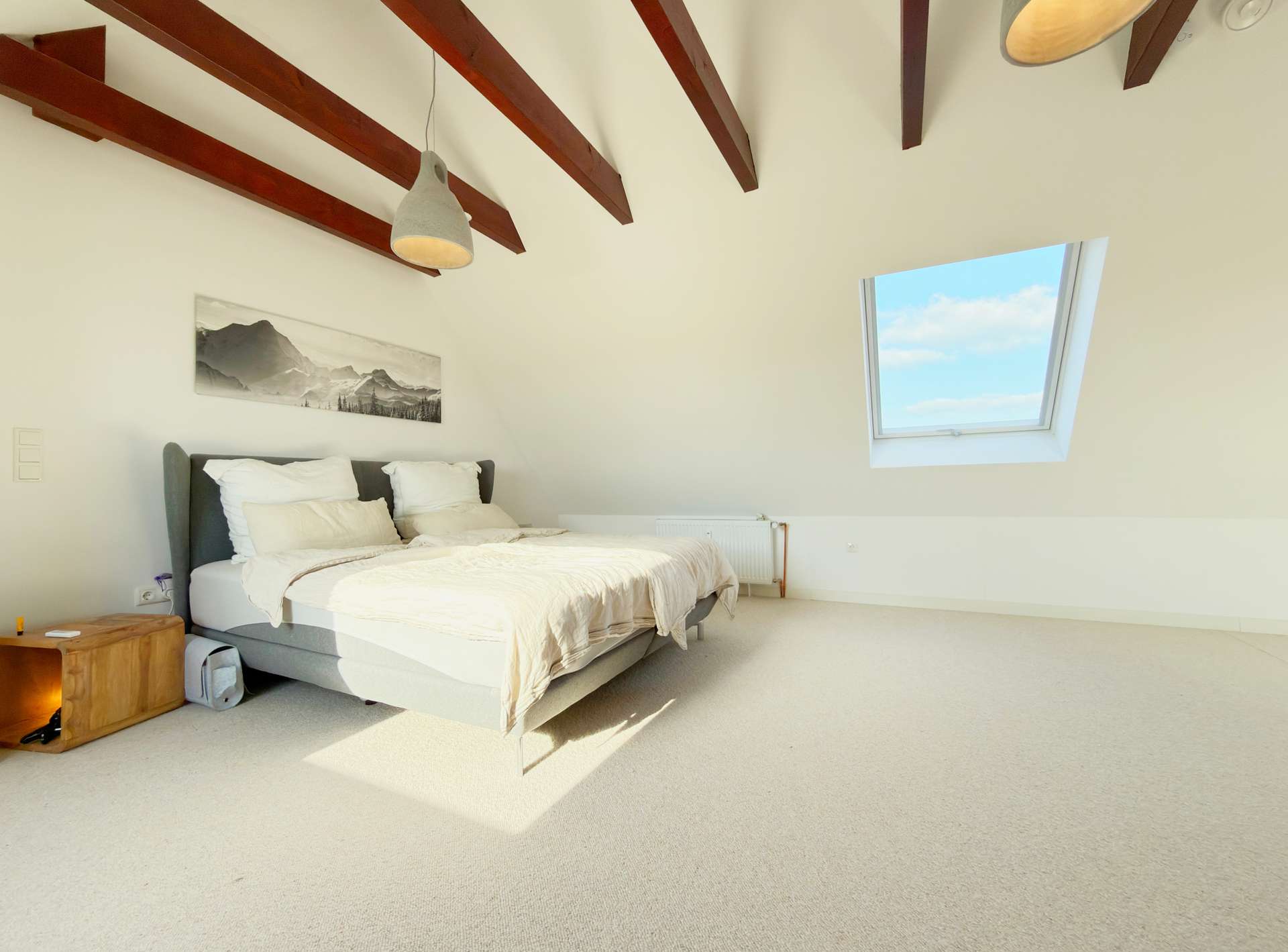 Schlafzimmer – Moderne, klimatisierte Maisonettewohnung im Loftcharakter mit Balkon und Garage, Bremen