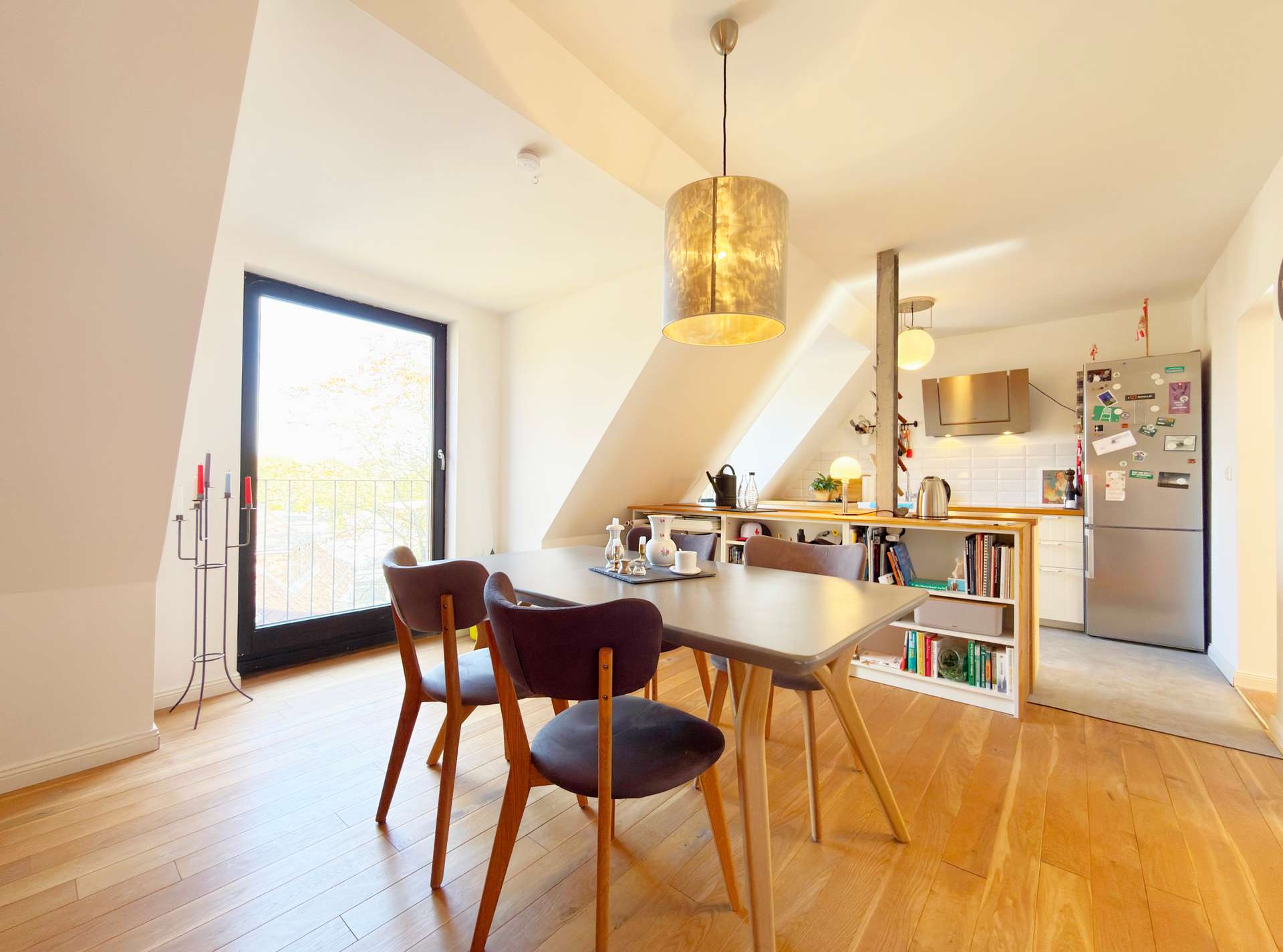 Ess- und Küchenbereich – Moderne, klimatisierte Maisonettewohnung im Loftcharakter mit Balkon und Garage, Bremen