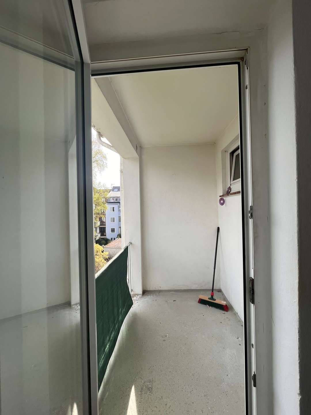 Loggia – 1-Zimmer Wohnung mit Loggia in zentraler Lage, Bremen