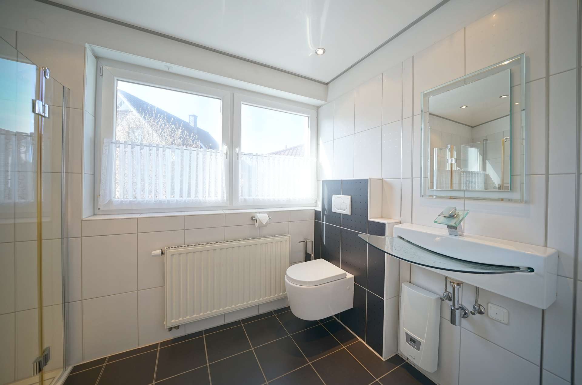 Badezimmer EG – Individuelles Einfamilienhaus mit Garage in ruhiger Lage, Achim