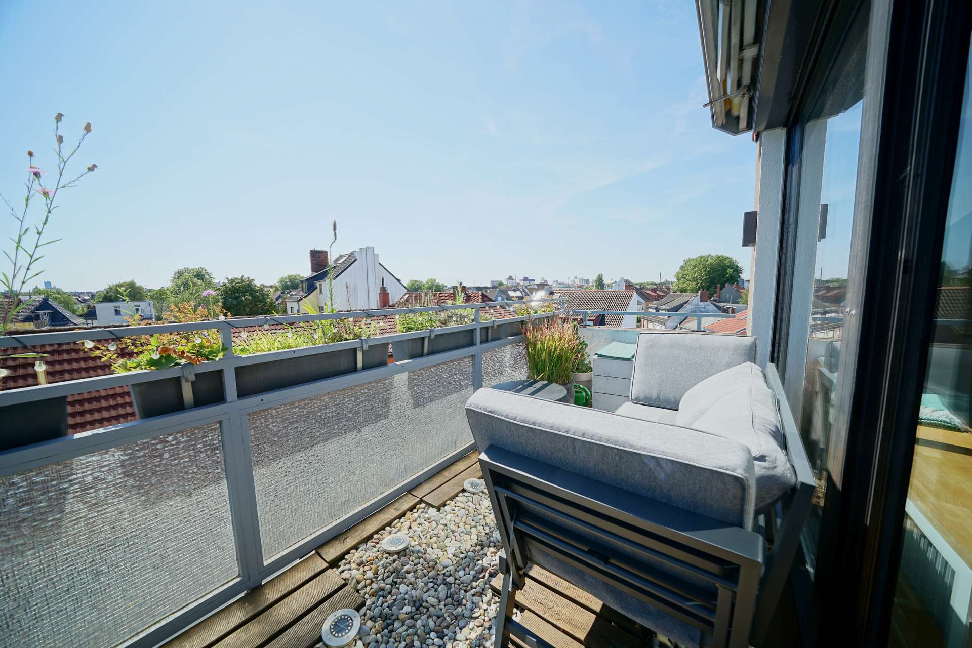 Balkon – Moderne, klimatisierte Maisonettewohnung im Loftcharakter mit Balkon und Garage, Bremen