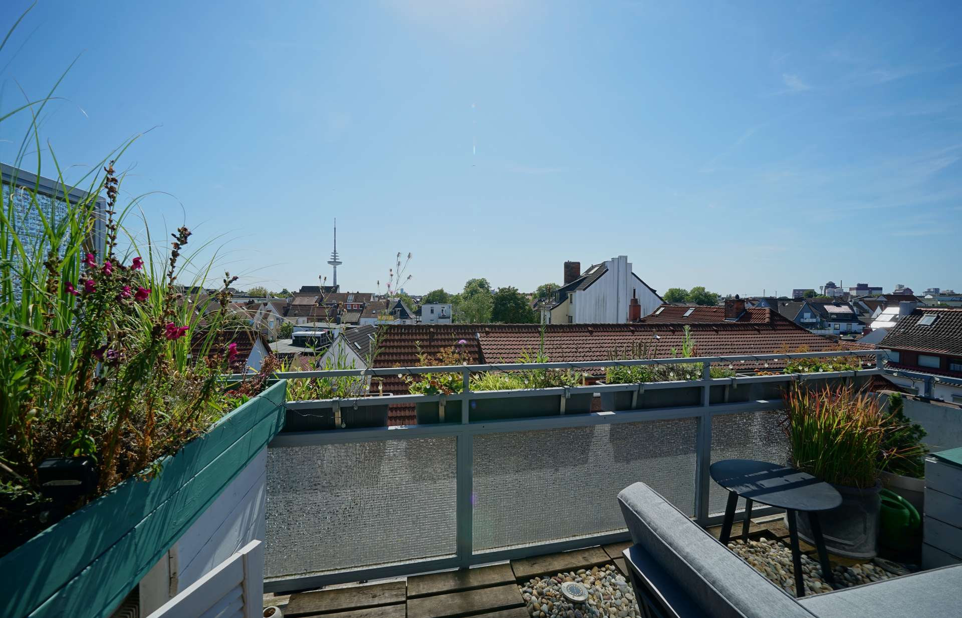 Balkon – Moderne, klimatisierte Maisonettewohnung im Loftcharakter mit Balkon und Garage, Bremen