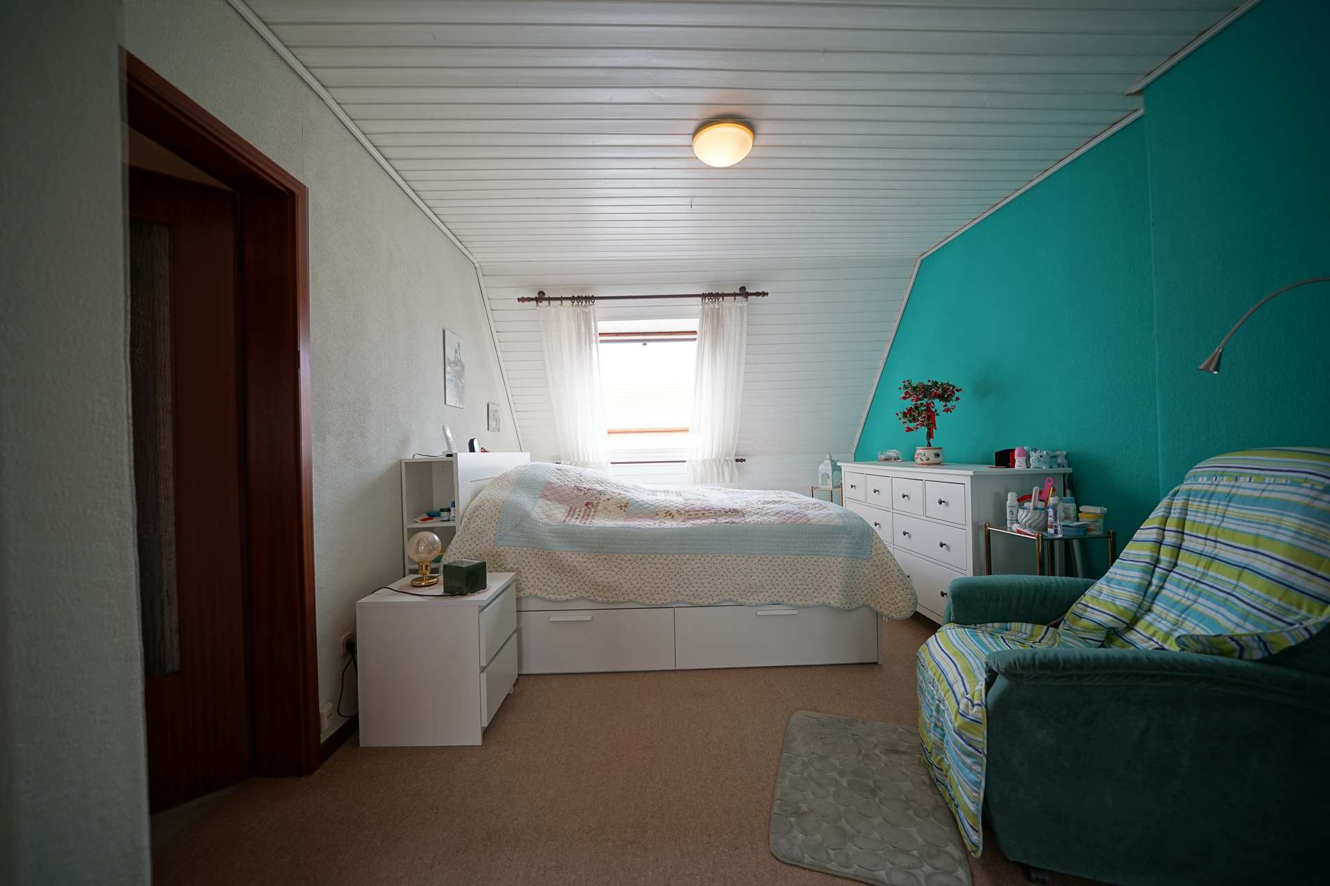 Schlafzimmer DG – Reihenmittelhaus mit drei Wohneinheiten in gefragter Lage, Bremen