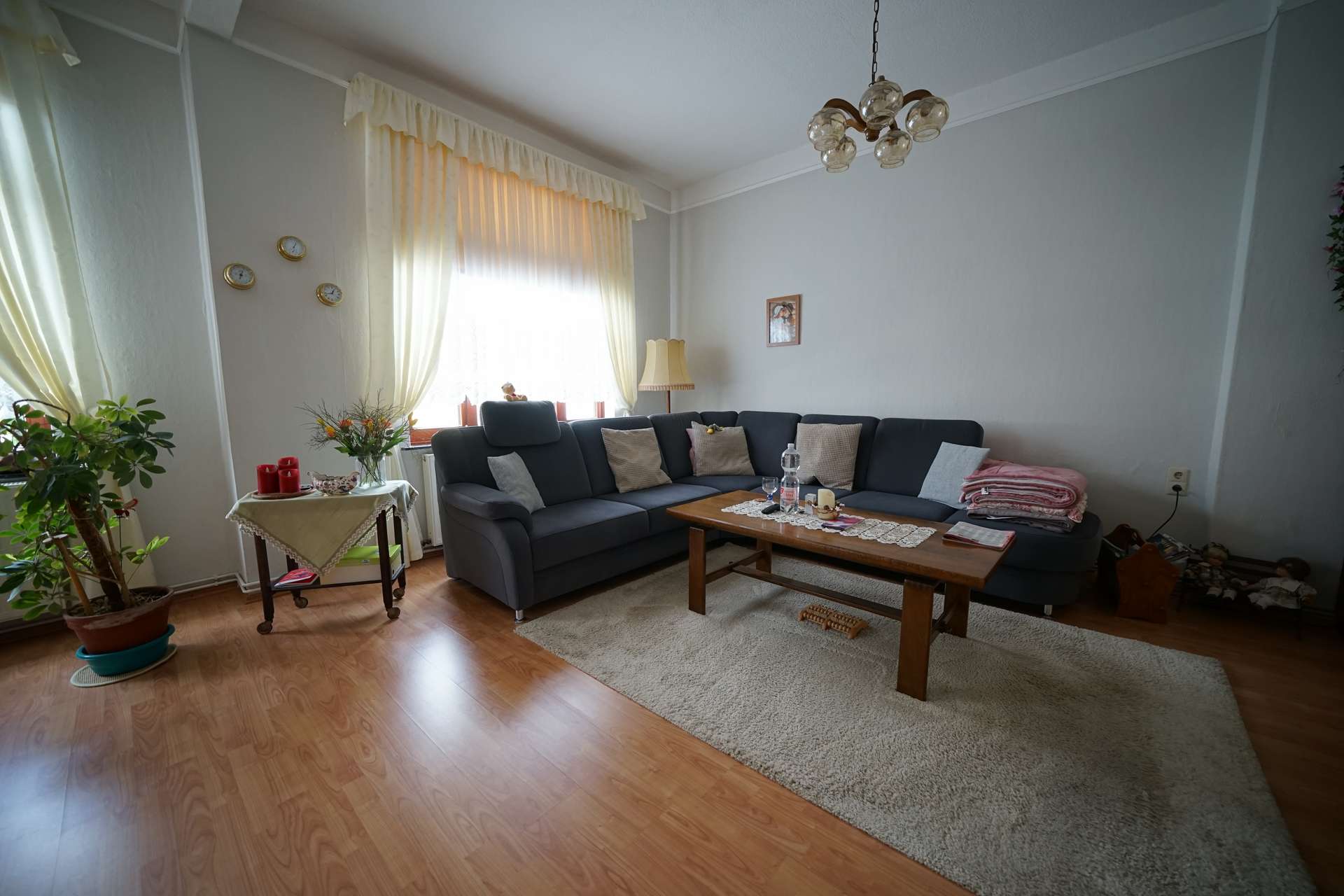 Wohnzimmer 1. OG (2) – Reihenmittelhaus mit drei Wohneinheiten in gefragter Lage, Bremen