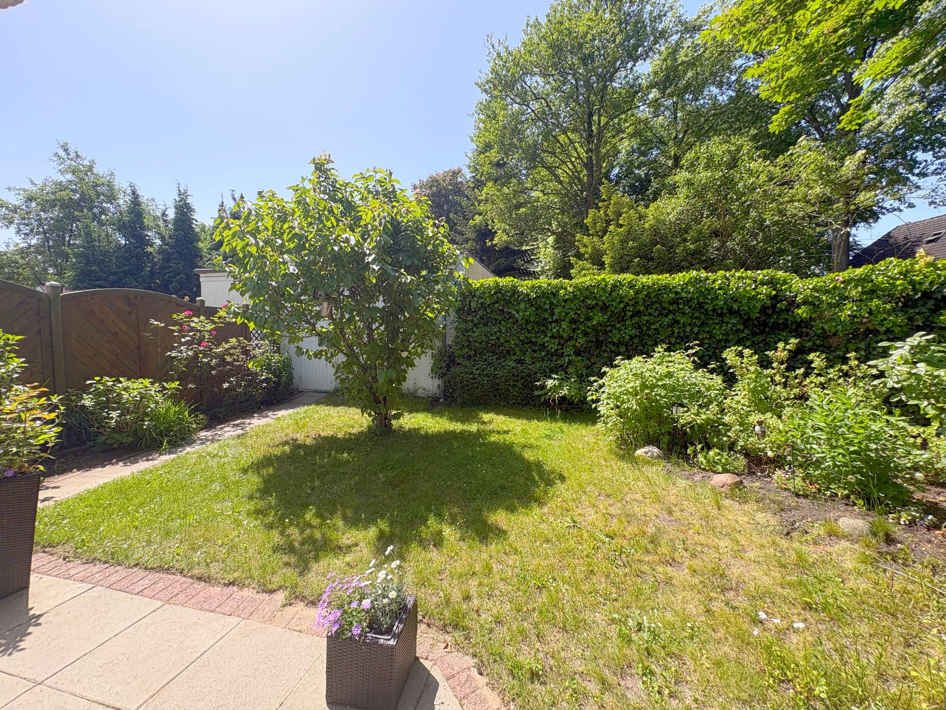 Garten – Charmante DHH mit Garage in begehrter Lage, Bremen