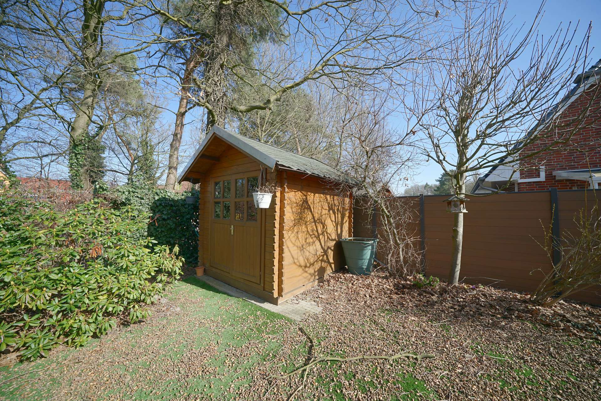 Gartenhaus – Individuelles Einfamilienhaus mit Garage in ruhiger Lage, Achim