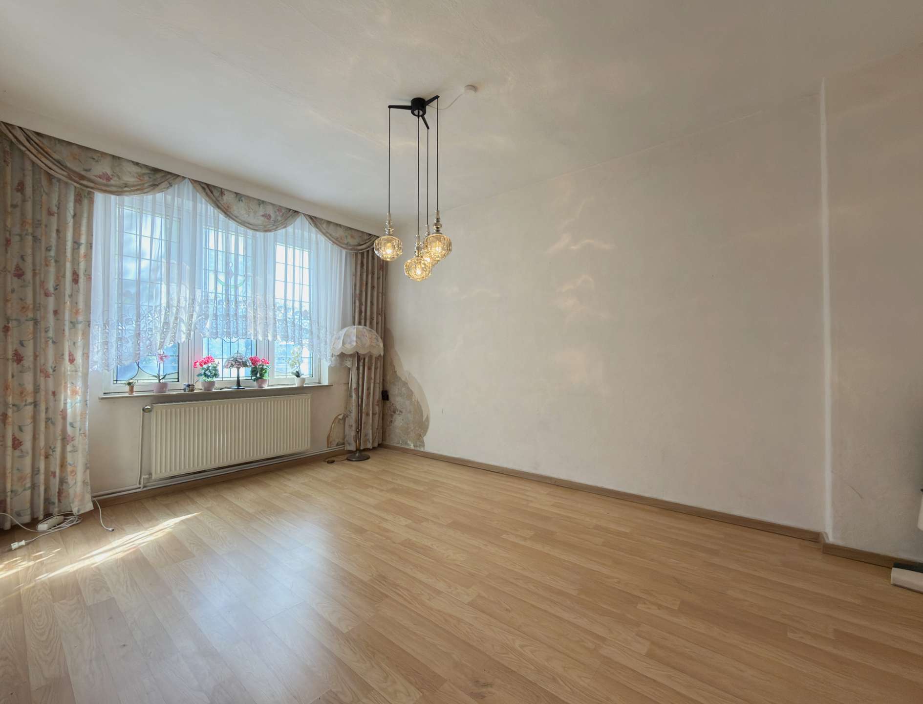Schlafzimmer 1 – Wohn- und Geschäftshaus mit Garten, Bremen