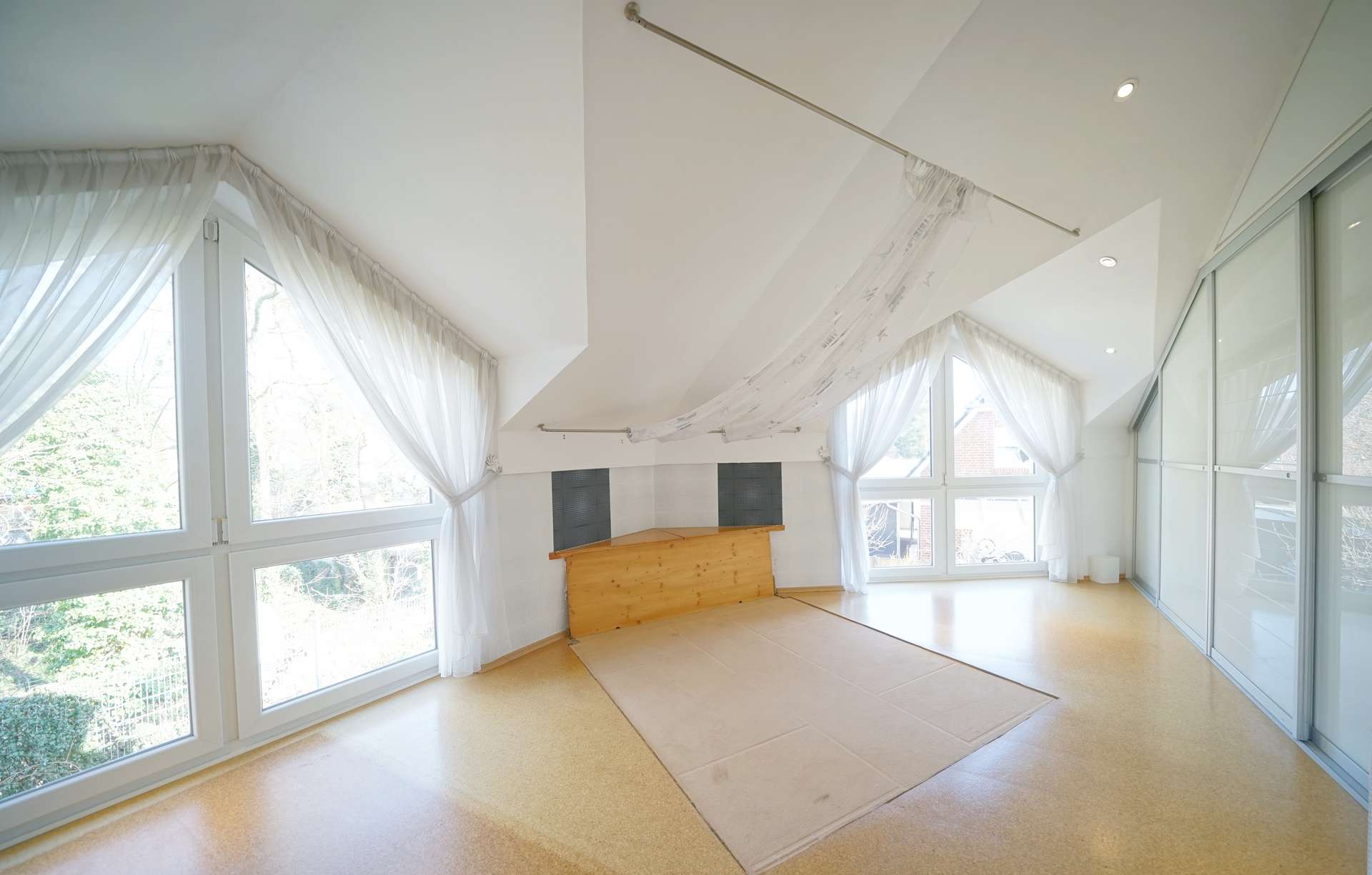 Schlafzimmer DG – Individuelles Einfamilienhaus mit Garage in ruhiger Lage, Achim
