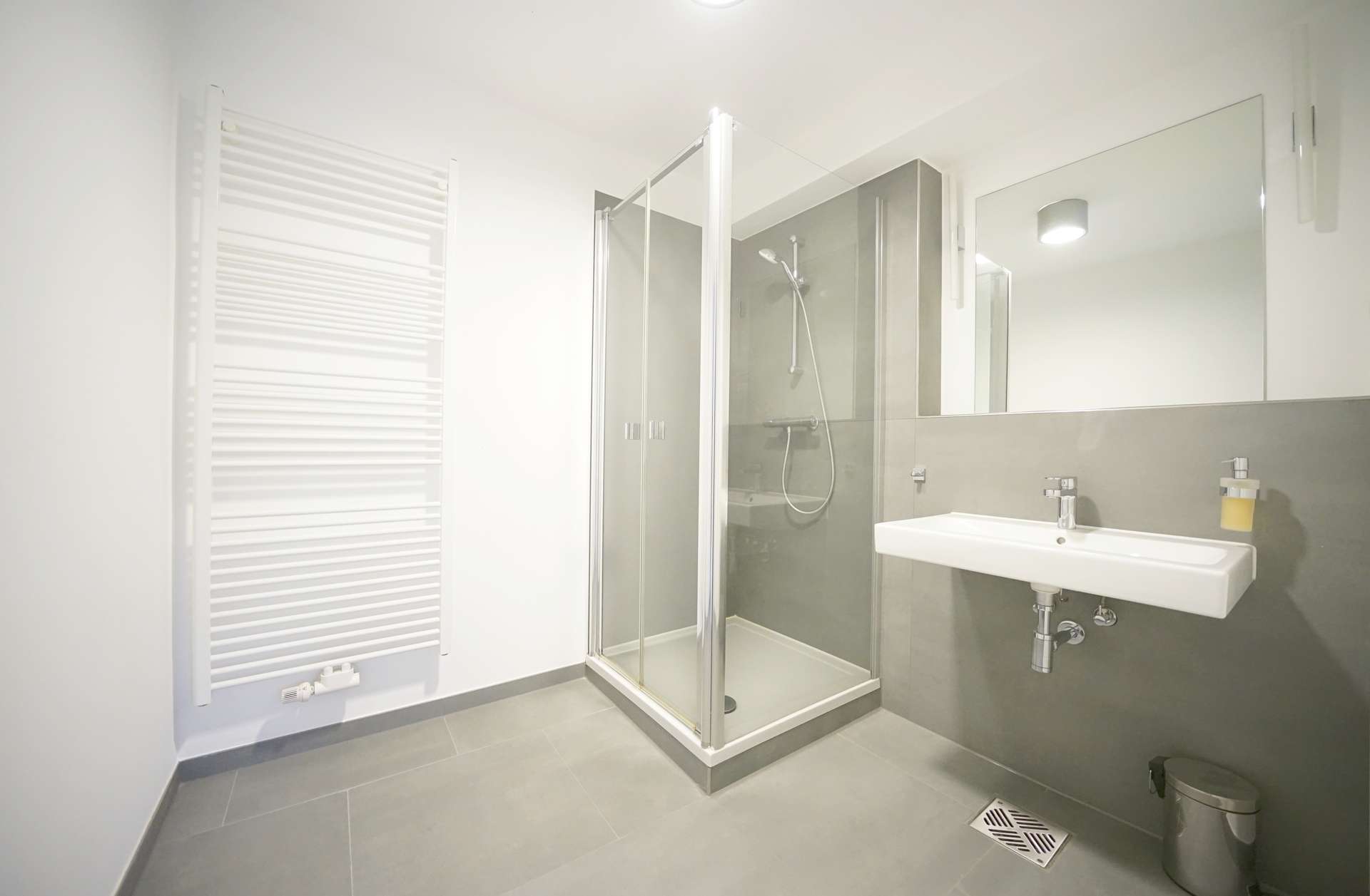Souterrain Badezimmer – Courtagefrei: Stilvoll saniertes Reihenmittelhaus in begehrter Lage am Wachmannstraßenquartier, Bremen