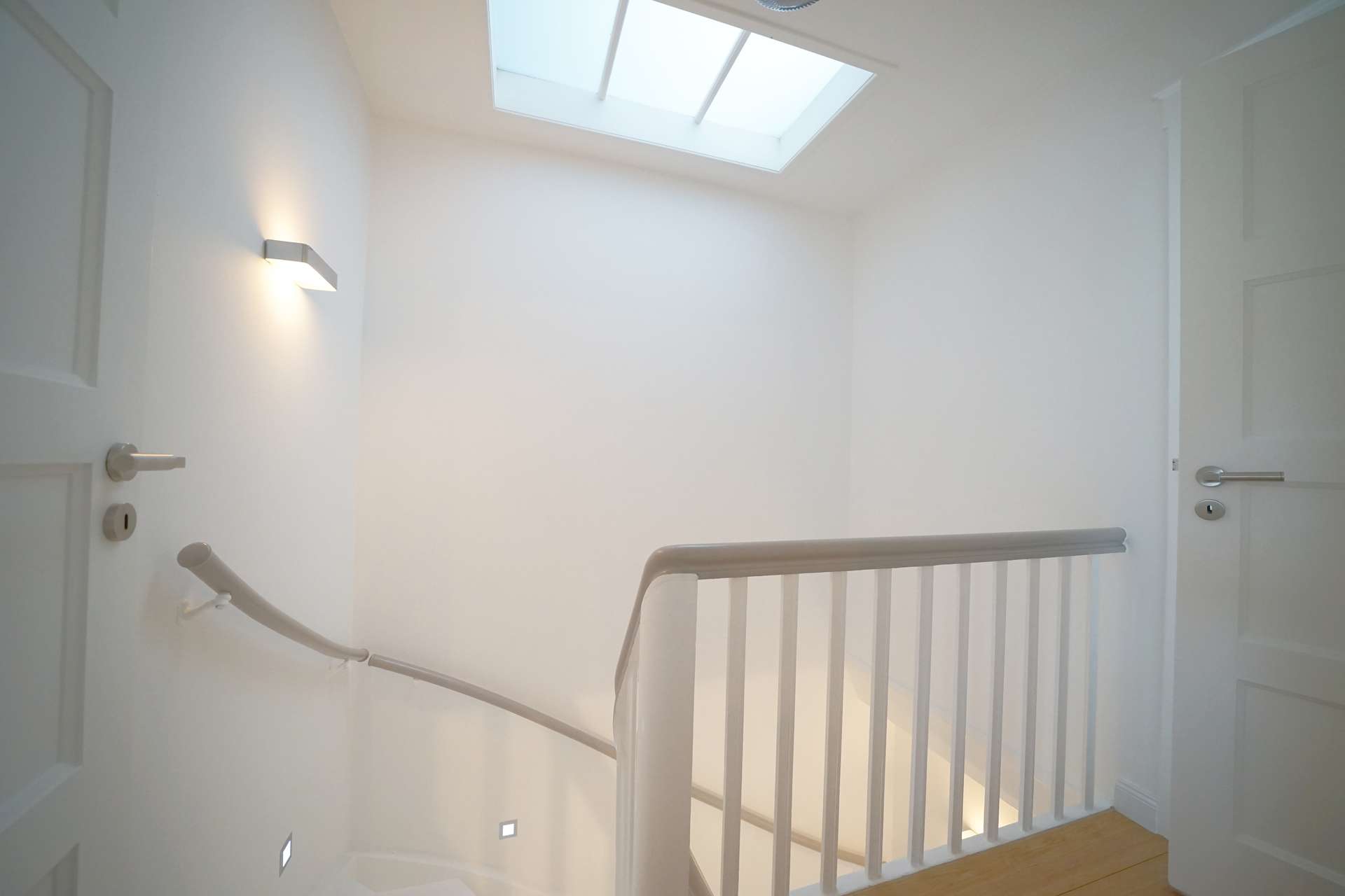 Flurbereich im Dachgeschoss – Courtagefrei: Stilvoll saniertes Reihenmittelhaus in begehrter Lage am Wachmannstraßenquartier, Bremen