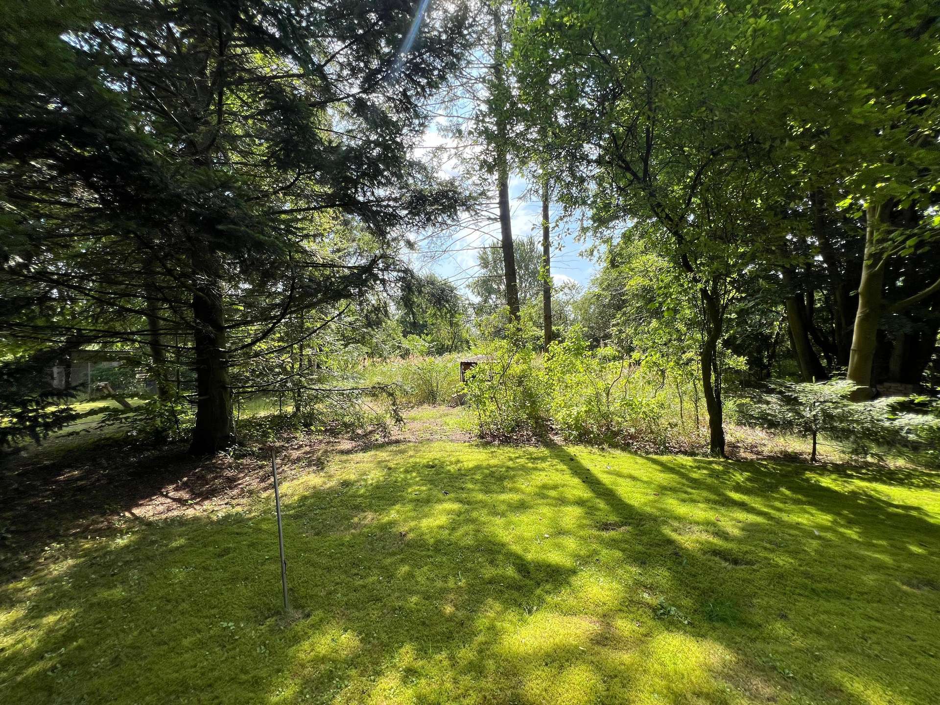 Hinterer Gartenbereich – Provisionsfrei: Bungalow mit Garage auf großem Grundstück, Flensburg