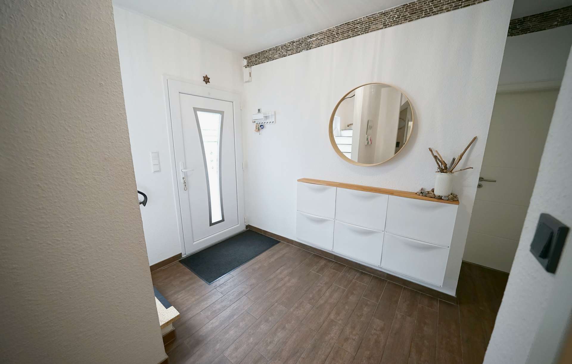 Eingangsbereich – Einfamilienhaus mit Garage in idyllischer Lage, Kirchlinteln