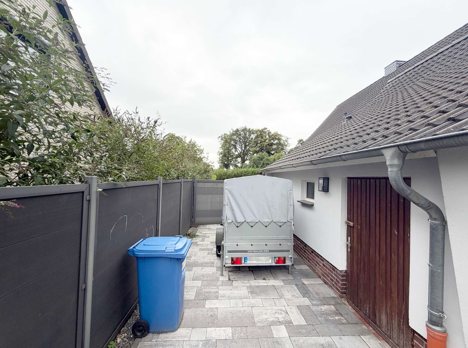 Stellplatz hinten – Einfamilienhaus mit Garage in idyllischer Lage, Kirchlinteln