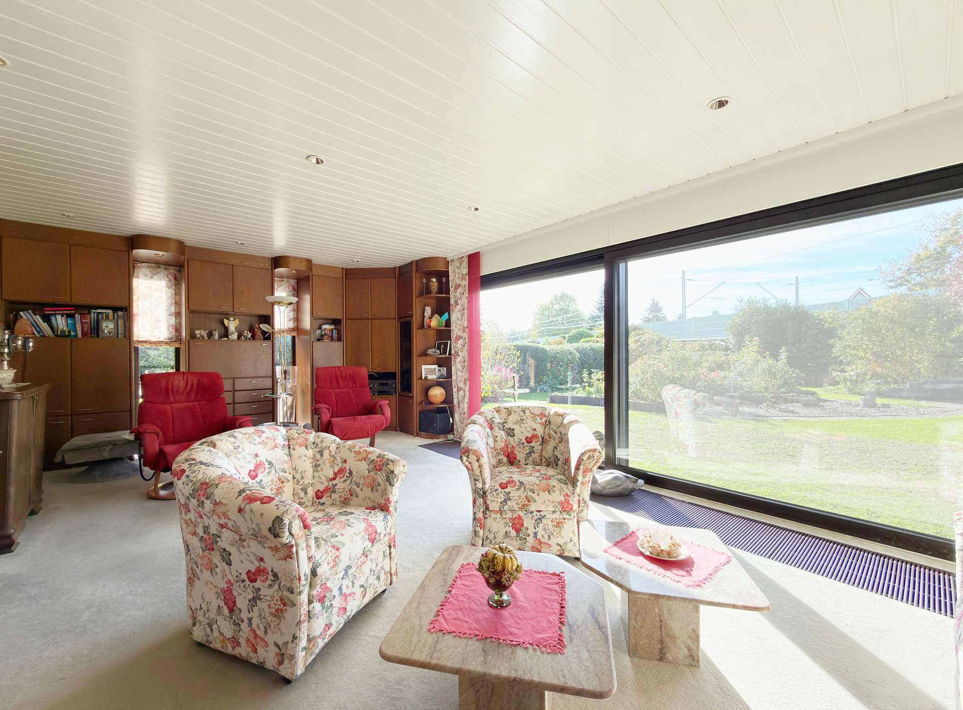 Wohnzimmer – Großzügiger Bungalow mit Garage und überdachter Terrasse, Oldenburg (Oldb)