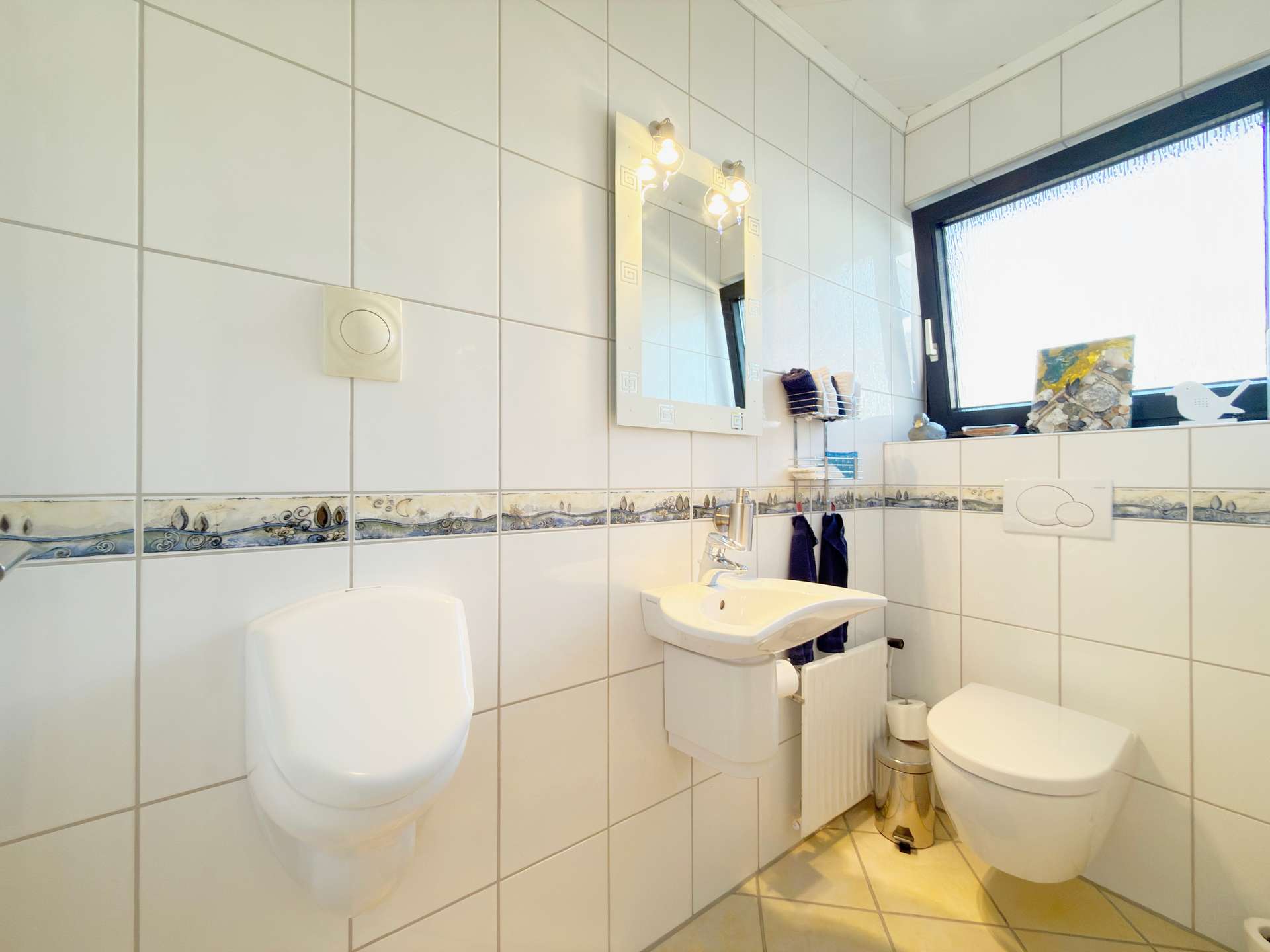 Gäste-WC – Großzügiger Bungalow mit Garage und überdachter Terrasse, Oldenburg (Oldb)