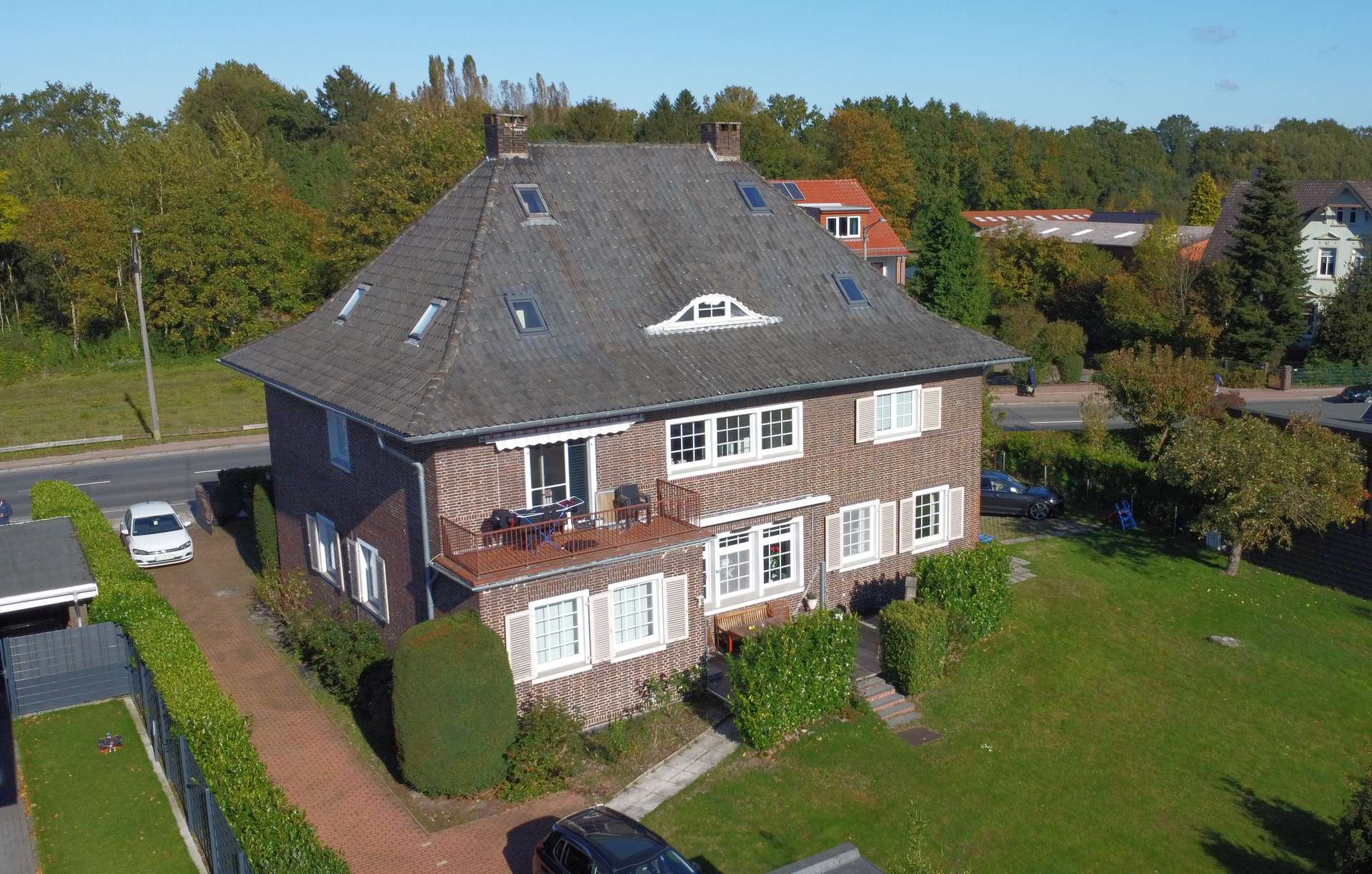 Ansicht – Landarztvilla mit drei Einheiten – Großzügiges Wohnen und Arbeiten, Bremen