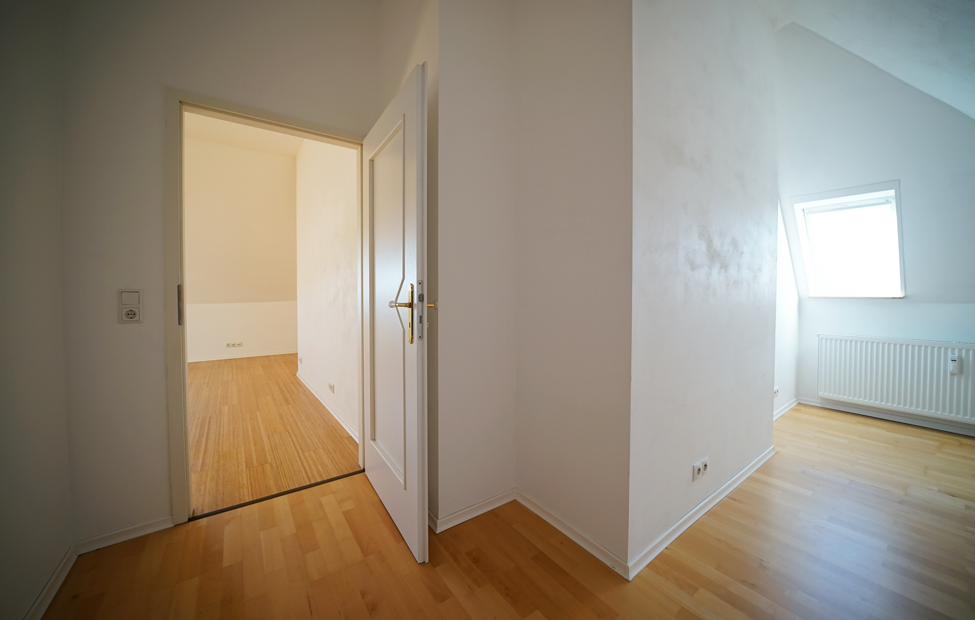 Dachgeschoss Schlafzimmer – Landarztvilla mit drei Einheiten – Großzügiges Wohnen und Arbeiten, Bremen