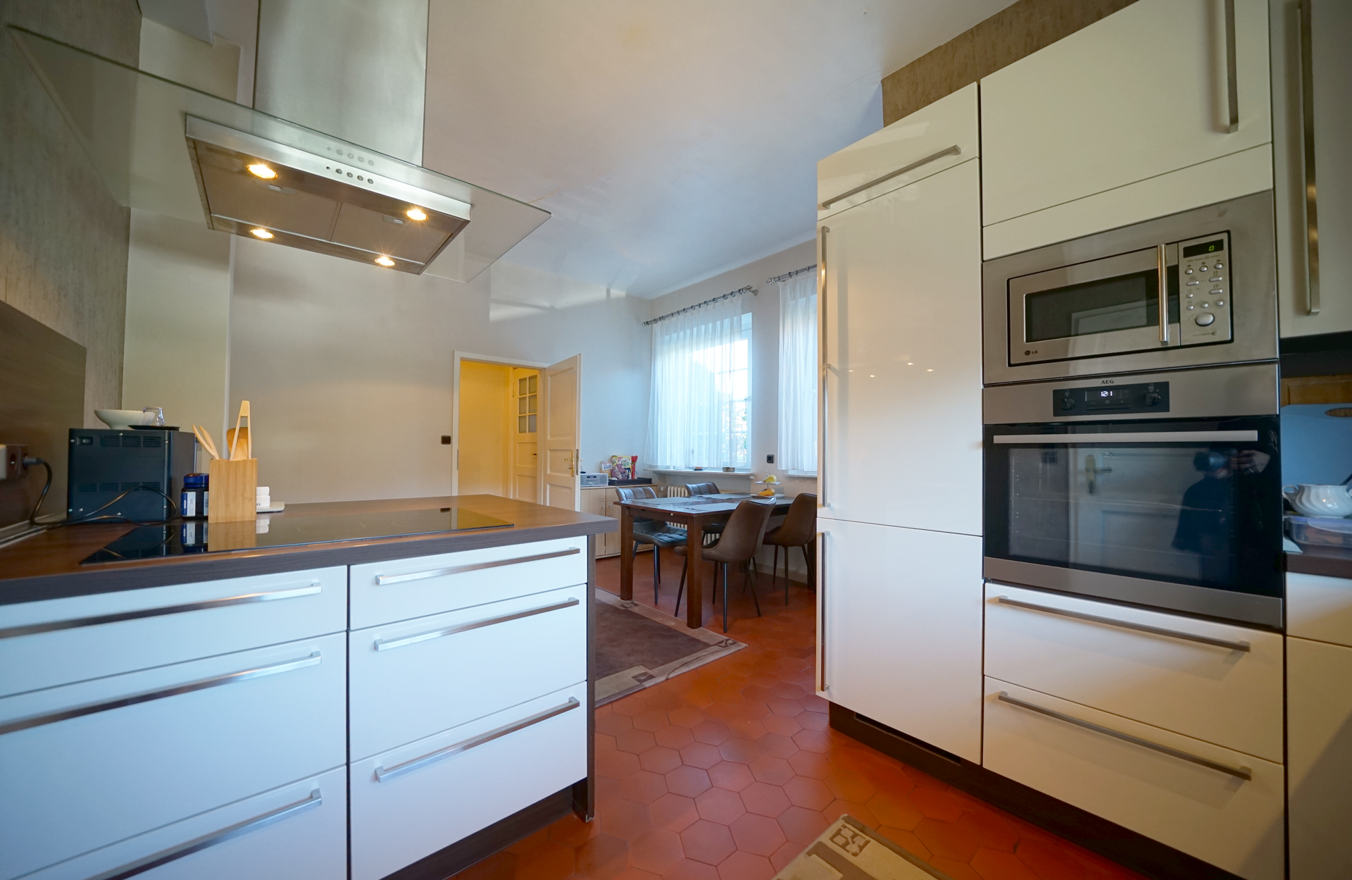 Erdgeschoss Küche – Landarztvilla mit drei Einheiten – Großzügiges Wohnen und Arbeiten, Bremen
