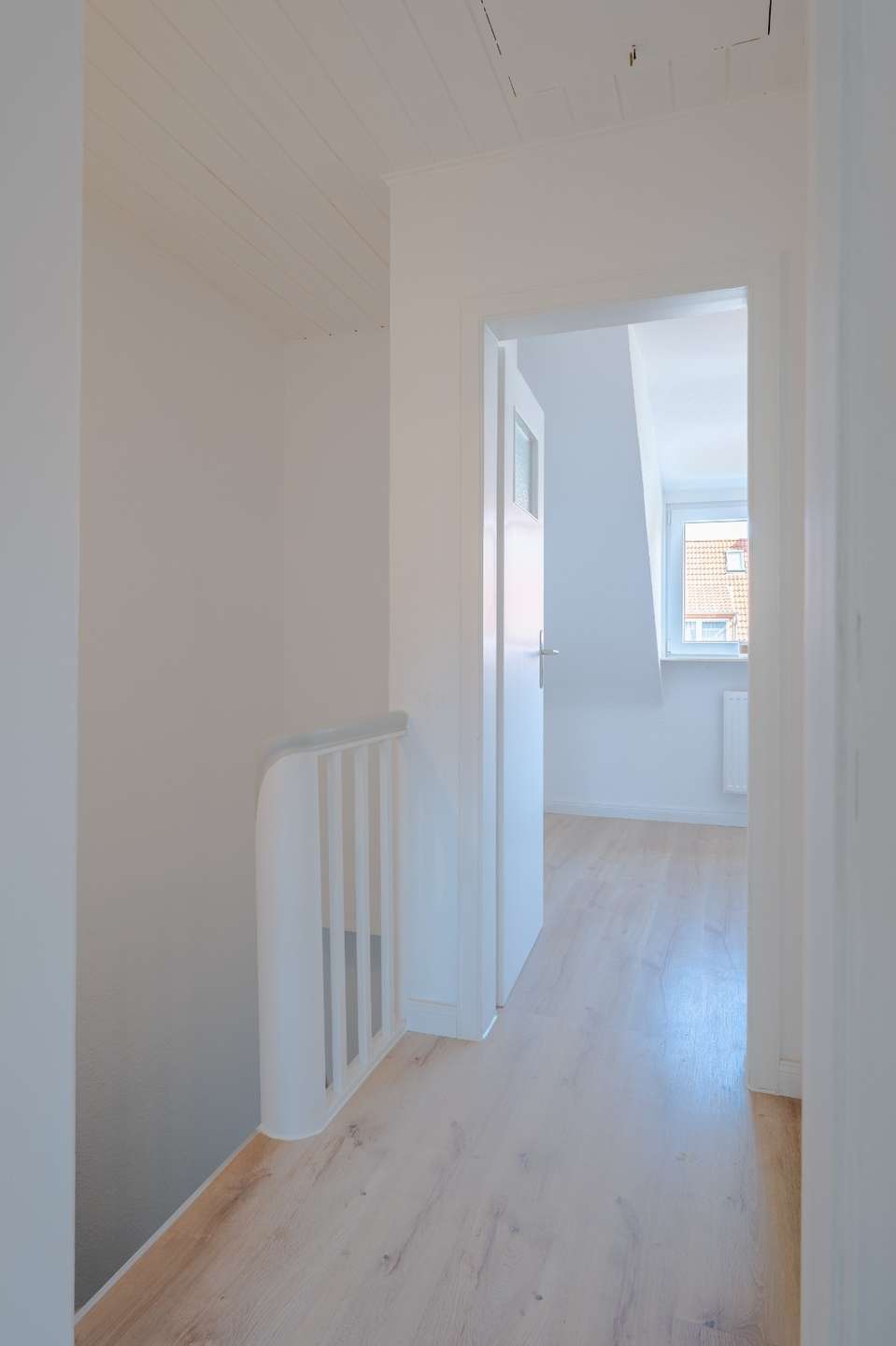 Flur – Einziehen & wohlfühlen – modernisiertes Reihenhaus, Bremen