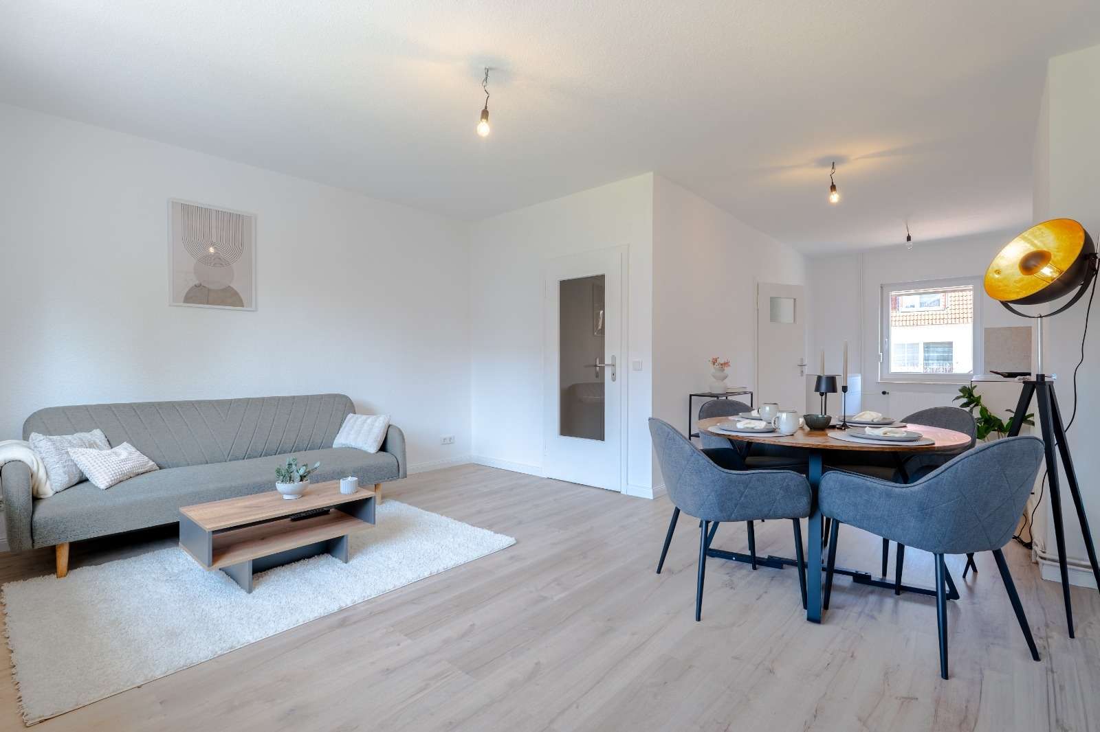 Wohnzimmer – Einziehen & wohlfühlen – modernisiertes Reihenhaus, Bremen