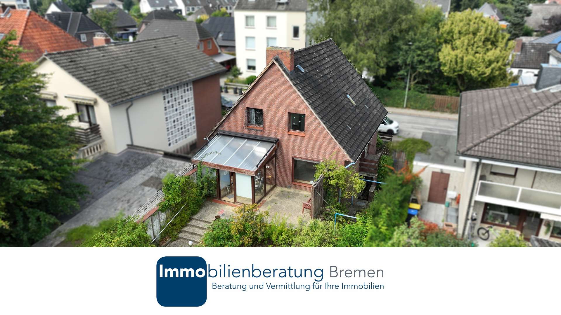 Einfamilienhaus mit Wintergarten und Garage in ruhiger Lage